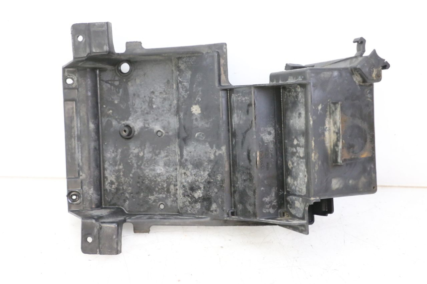 photo de POJEMNIK NA AKUMULATOR KAWASAKI ZR7 ZR-7 S 750 (1999 - 2004) - Zbliżenie techniczne