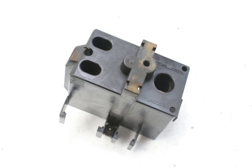 photo de POJEMNIK NA AKUMULATOR PEUGEOT LUDIX 50 (2008 - 2017) - Zoom stanu zużycia