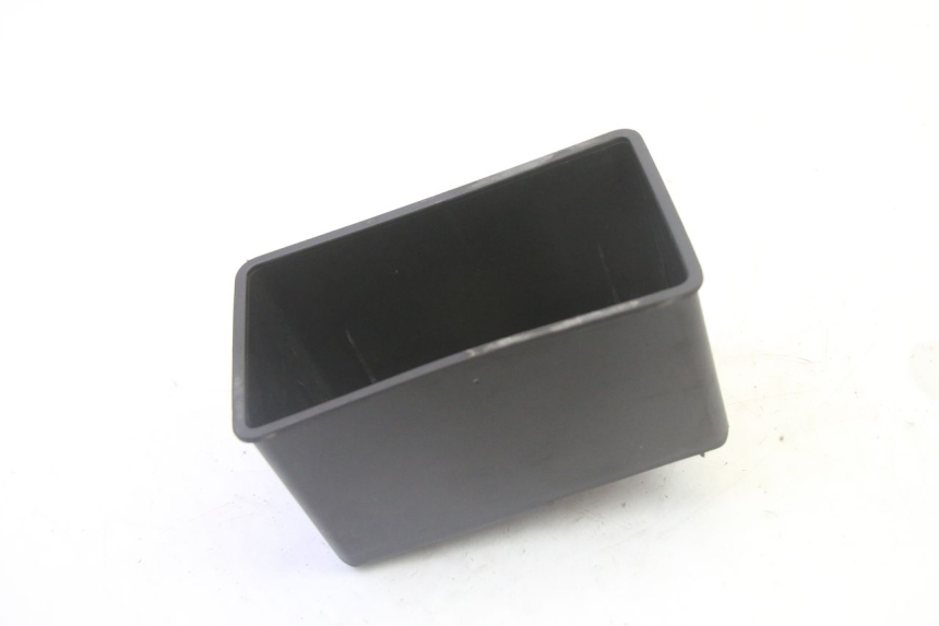 photo de POJEMNIK NA AKUMULATOR PIAGGIO LXV 4T 50 (2009 - 2013) - Widok główny