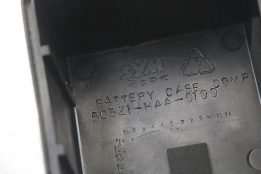 photo de POJEMNIK NA AKUMULATOR SYM ORBIT III 3 4T 50 (2021 - 2025) - Inny kąt widzenia