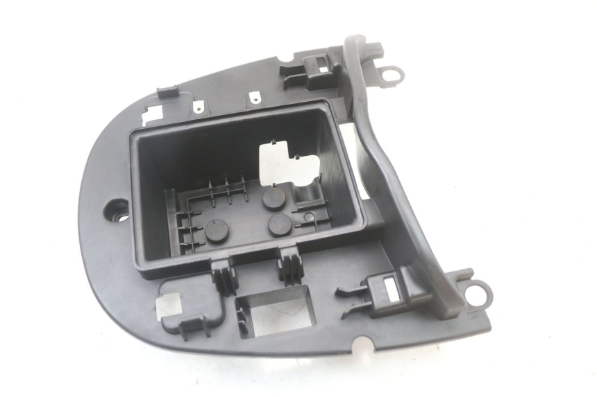 photo de POJEMNIK NA AKUMULATOR PEUGEOT DJANGO 125 (2014 - 2017) - Widok główny