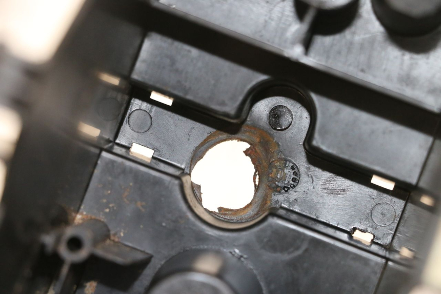 photo de POJEMNIK NA AKUMULATOR PEUGEOT LUDIX 50 (2005 - 2007) - Szczegół części