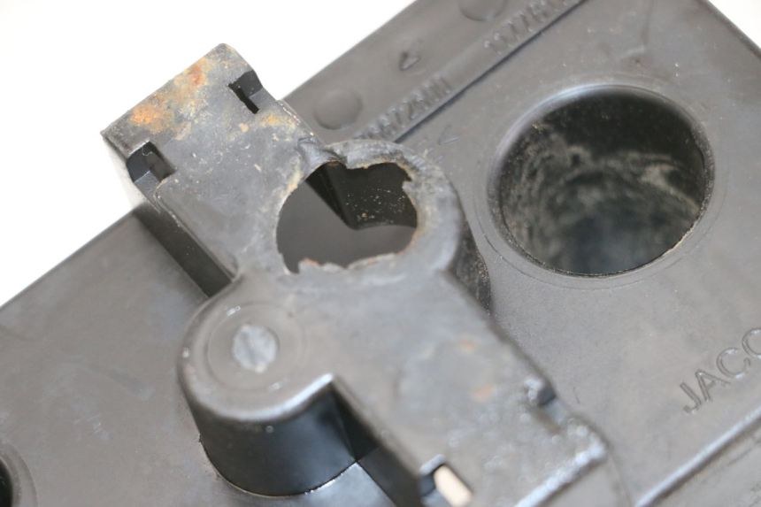 photo de POJEMNIK NA AKUMULATOR PEUGEOT LUDIX 50 (2005 - 2007) - Zbliżenie techniczne