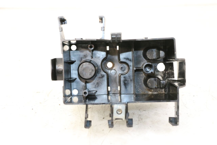 photo de POJEMNIK NA AKUMULATOR PEUGEOT LUDIX 50 (2008 - 2017) - Inny kąt widzenia