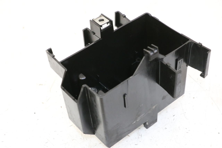 photo de POJEMNIK NA AKUMULATOR PEUGEOT LUDIX 50 (2008 - 2017) - Zbliżenie techniczne