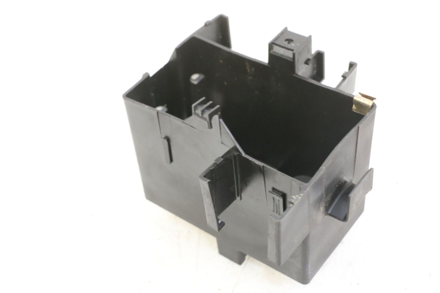 photo de POJEMNIK NA AKUMULATOR PEUGEOT LUDIX ONE 50 (2005 - 2008) - Inny kąt widzenia