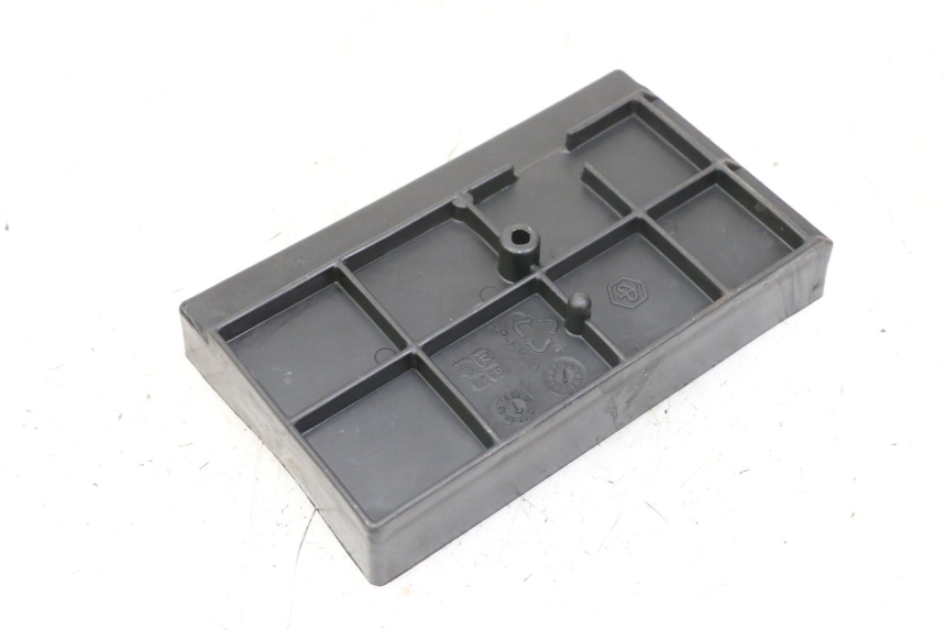 photo de POJEMNIK NA AKUMULATOR PIAGGIO VESPA LX IE 125 (2010 - 2012) - Szczegół części