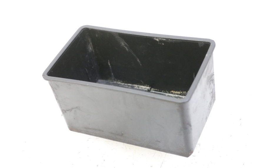 photo de POJEMNIK NA AKUMULATOR PIAGGIO VESPA S 2T 50 (2007 - 2014) - Widok główny