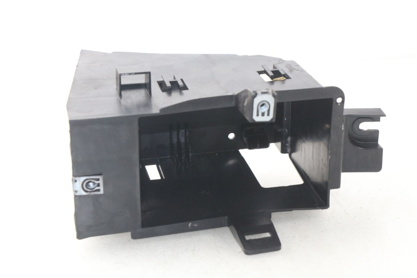 photo de POJEMNIK NA AKUMULATOR PEUGEOT SATELIS 125 (2006 - 2009) - Inny kąt widzenia