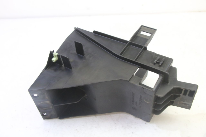 photo de POJEMNIK NA AKUMULATOR PEUGEOT SATELIS 125 (2013 - 2018) - Zbliżenie techniczne