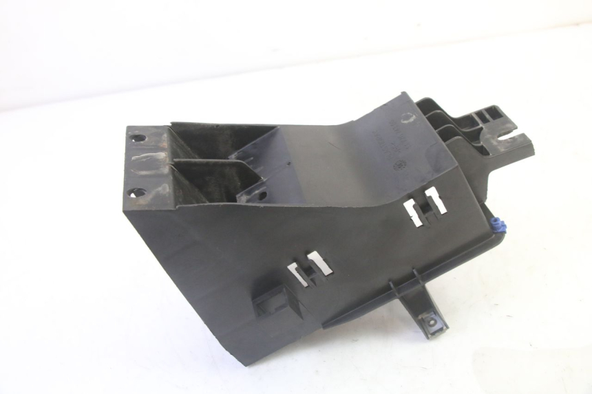 photo de POJEMNIK NA AKUMULATOR PEUGEOT SATELIS 125 (2013 - 2018) - Widok ogólny