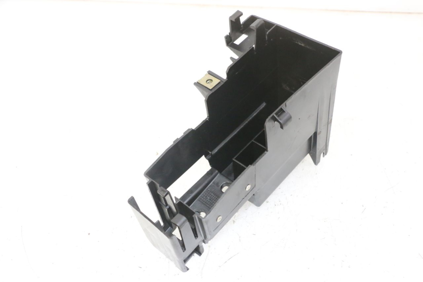 photo de POJEMNIK NA AKUMULATOR PEUGEOT SPEEDFIGHT 2 LC 50 (2000 - 2009) - Zbliżenie techniczne