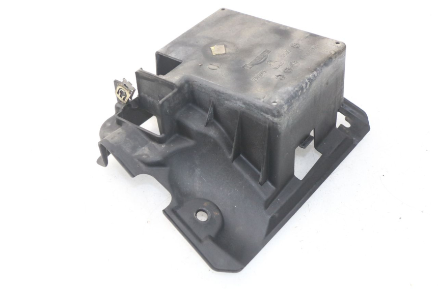 photo de POJEMNIK NA AKUMULATOR TRIUMPH SPRINT ST ABS 1050 (2005 - 2007) - Zbliżenie techniczne