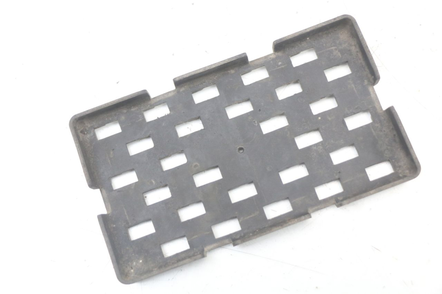 photo de POJEMNIK NA AKUMULATOR SUZUKI GSR 750 (2011 - 2017) - Szczegół części