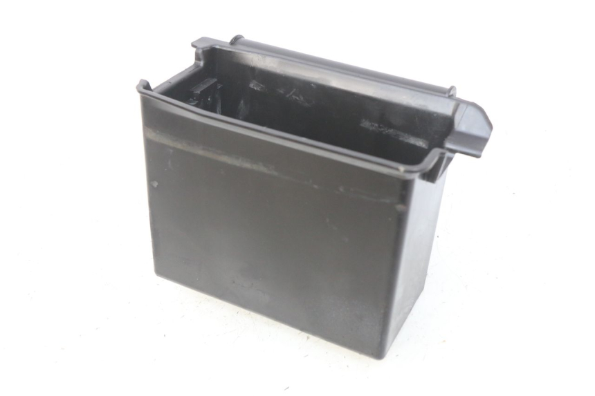 photo de POJEMNIK NA AKUMULATOR PIAGGIO VESPA PRIMAVERA 2T 50 (2013 - 2018) - Inny kąt widzenia