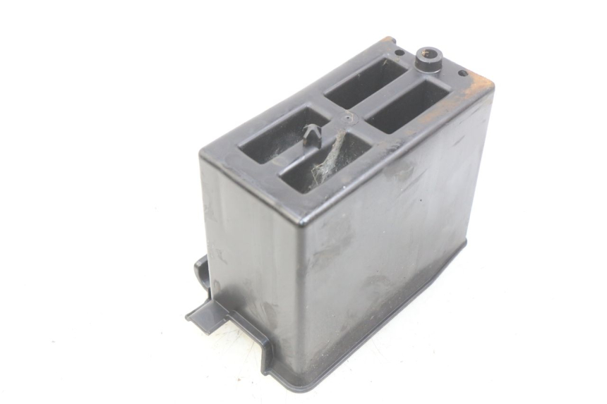 photo de POJEMNIK NA AKUMULATOR PIAGGIO VESPA PRIMAVERA 2T 50 (2013 - 2018) - Szczegół części