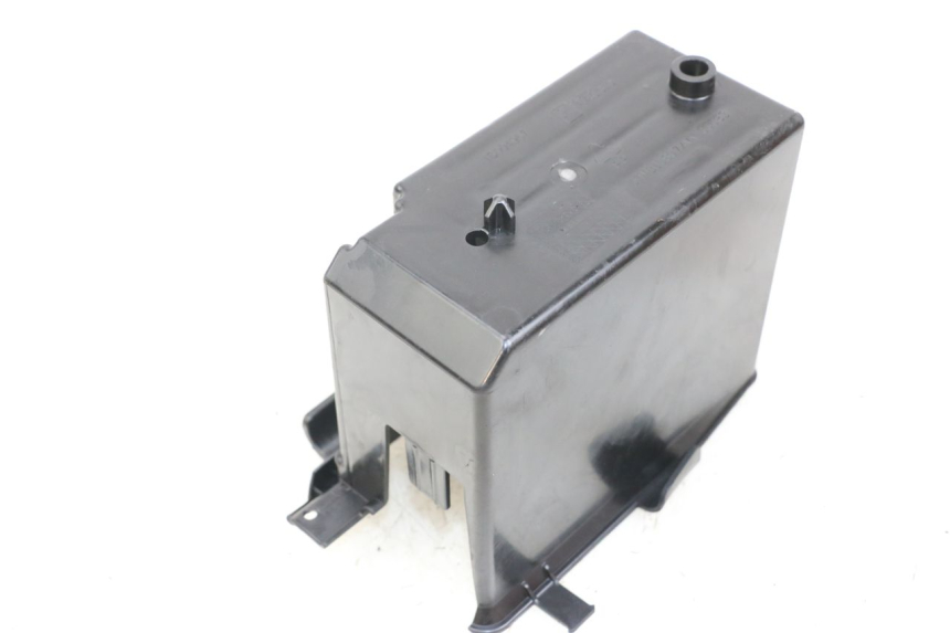 photo de POJEMNIK NA AKUMULATOR PIAGGIO VESPA PRIMAVERA 4T 50 (2021 - 2024) - Szczegół części