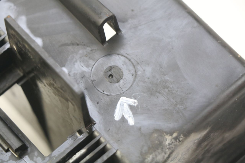 photo de POJEMNIK NA AKUMULATOR HONDA VT C SHADOW 125 (1999 - 2007) - Punkty mocowania