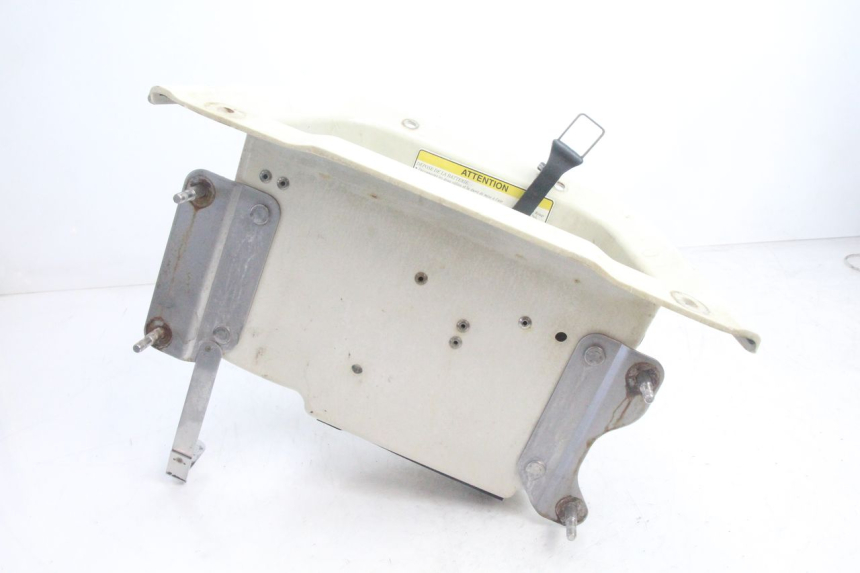 photo de SKRZYNKA AKUMULATORA YAMAHA WAVE RUNNER GP R 1200 (2000 - 2003) - Inny kąt widzenia