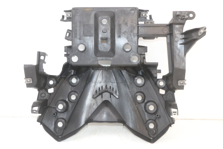 photo de POJEMNIK NA AKUMULATOR YAMAHA XMAX X-MAX ABS 125 (2017 - 2020) - Inny kąt widzenia