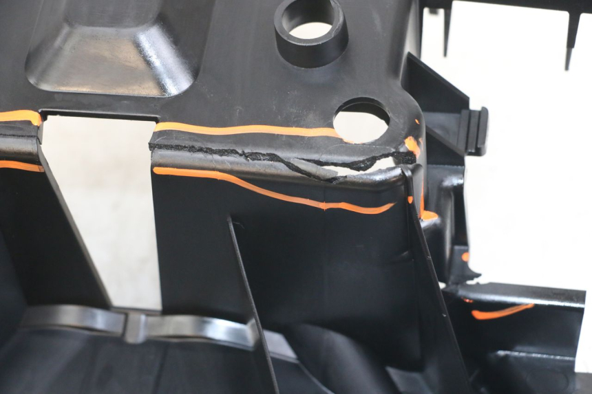 photo de POJEMNIK NA AKUMULATOR YAMAHA XMAX X-MAX ABS 125 (2017 - 2020) - Zbliżenie techniczne