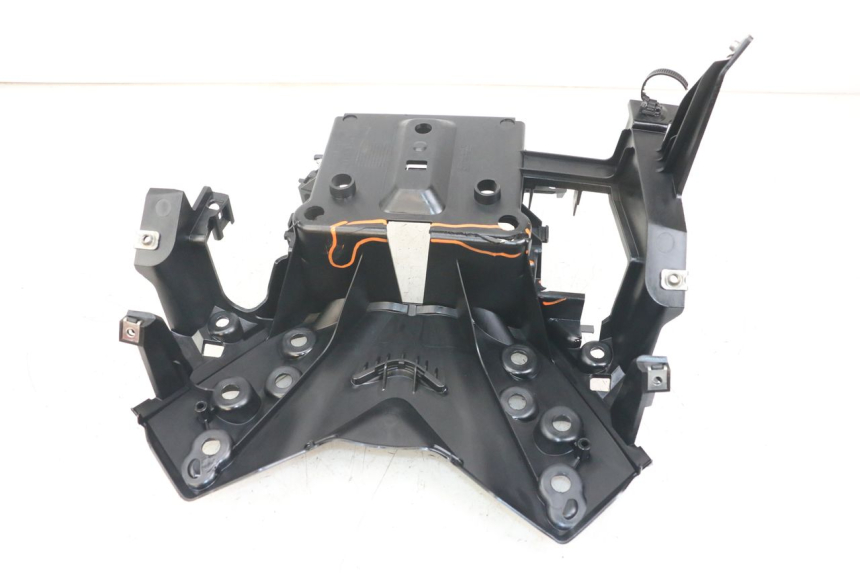 photo de POJEMNIK NA AKUMULATOR YAMAHA XMAX X-MAX ABS 125 (2017 - 2020) - Punkty mocowania