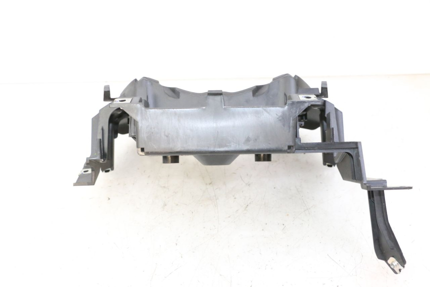 photo de POJEMNIK NA AKUMULATOR YAMAHA XMAX X-MAX 125 (2021 - 2025) - Zbliżenie techniczne