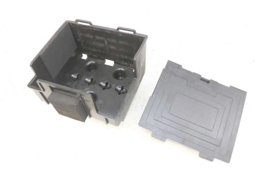 photo de POJEMNIK NA AKUMULATOR KYMCO X-TOWN XTOWN 125 (2016 - 2021) - Zbliżenie techniczne