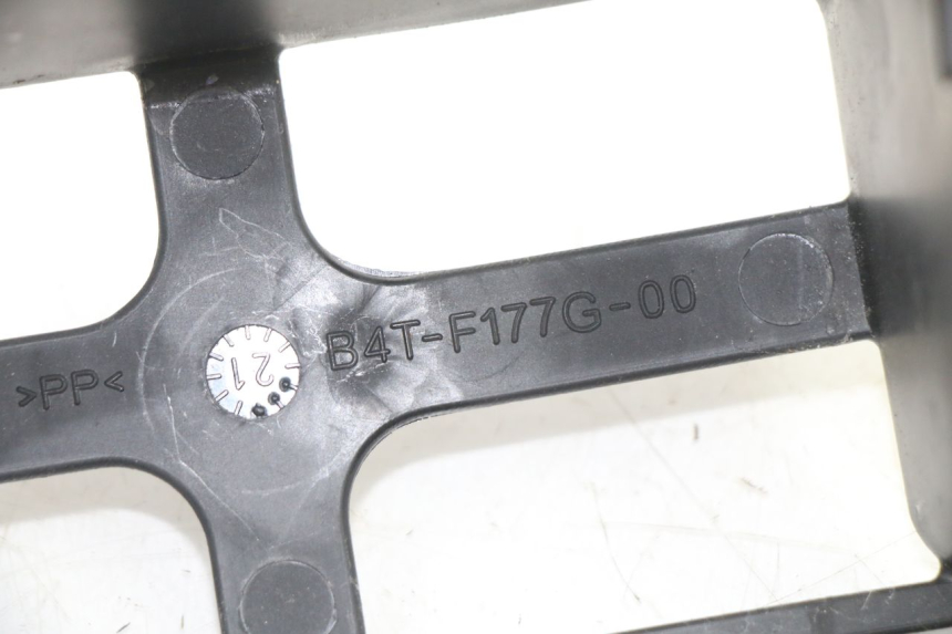 photo de POJEMNIK NA AKUMULATOR YAMAHA TRACER 7 700 (2020 - 2024) - Zbliżenie techniczne