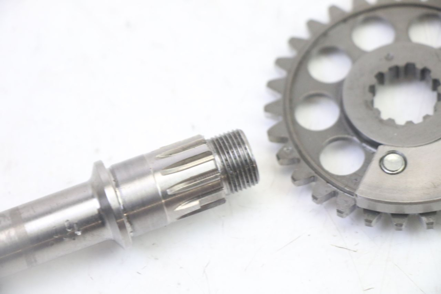 photo de Wahacz silnika YAMAHA YZ-F YZF 250 (2014 - 2018) - Zbliżenie techniczne