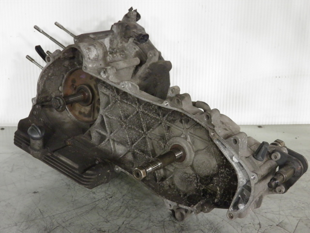 photo de DOLNA CZĘŚĆ SILNIKA PIAGGIO MP3 RL 125 (2006 - 2014) - Zbliżenie techniczne