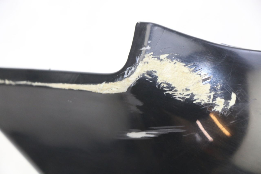 photo de PRAWA TYLNA LISTWA PROGOWA KYMCO AGILITY 16+ 4T 50 (2018 - 2023) - Zoom stanu zużycia