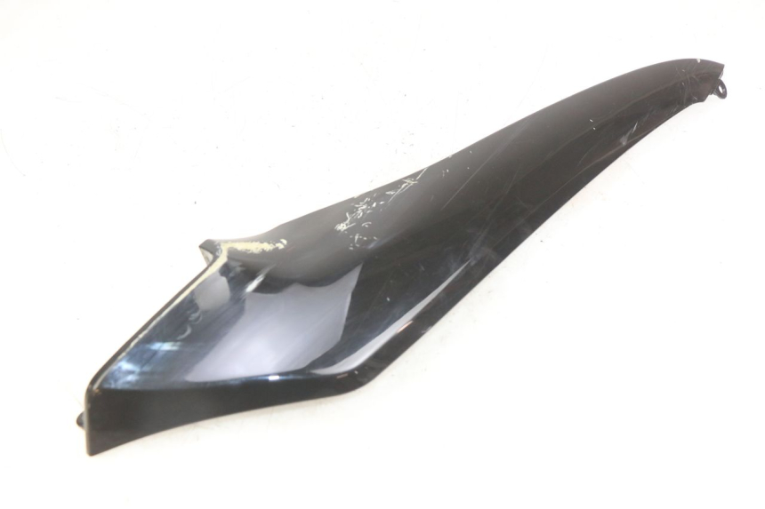 photo de PRAWA TYLNA LISTWA PROGOWA KYMCO AGILITY 16+ 4T 50 (2018 - 2023) - Inny kąt widzenia