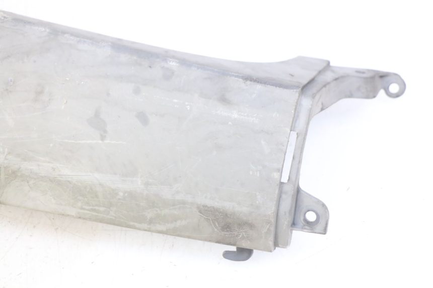 photo de PRAWA TYLNA LISTWA PROGOWA HONDA FES PANTHEON 2T 125 (1998 - 2002) - Inny kąt widzenia