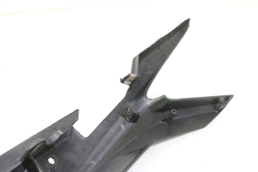 photo de PRAWA TYLNA LISTWA PROGOWA STAHO FH 50 (2018 - 2019) - Inny kąt widzenia