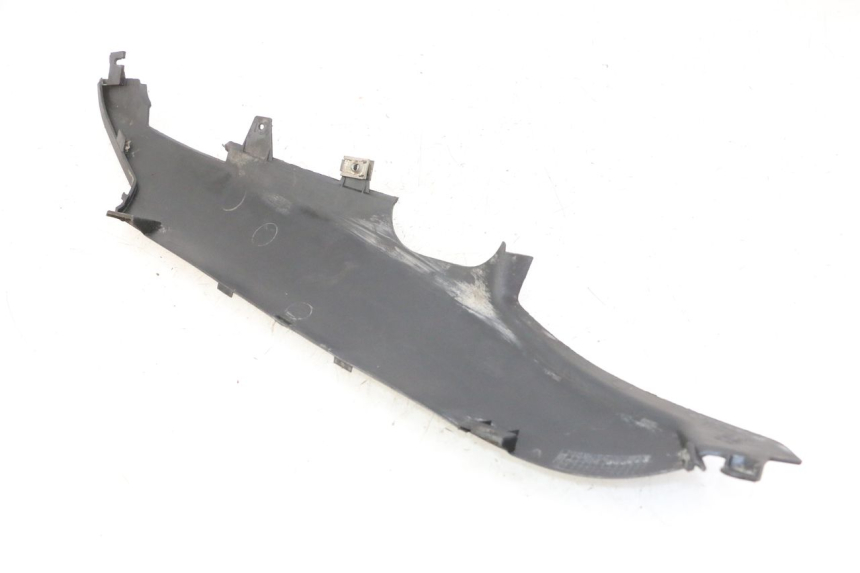 photo de PRAWA TYLNA LISTWA PROGOWA GILERA NEXUS 300 (2008 - 2013) - Szczegół części