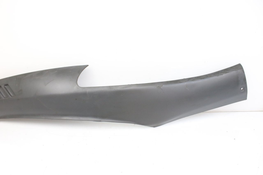 photo de PRAWA TYLNA LISTWA PROGOWA PIAGGIO HEXAGON 2T 125 (1994 - 1998) - Zoom stanu zużycia