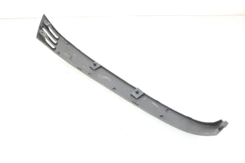 photo de PRAWA TYLNA LISTWA PROGOWA PIAGGIO LXV 4T 50 (2009 - 2013) - Zoom stanu zużycia