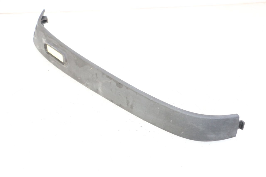 photo de PRAWA TYLNA LISTWA PROGOWA PIAGGIO LXV 4T 50 (2009 - 2013) - Inny kąt widzenia