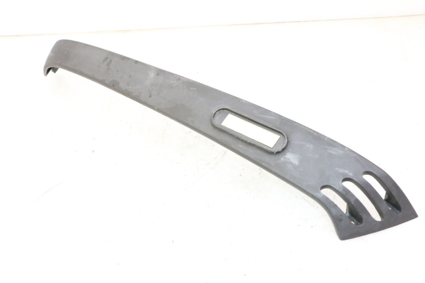 photo de PRAWA TYLNA LISTWA PROGOWA PIAGGIO LXV 4T 50 (2009 - 2013) - Punkty mocowania