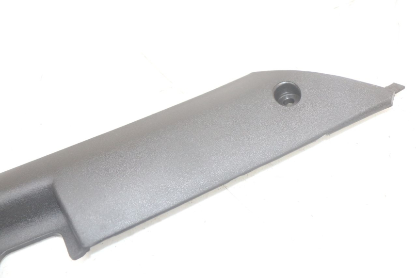 photo de PRAWA TYLNA LISTWA PROGOWA MASH LEGEND'R 4T 50 (2021 - 2025) - Zoom stanu zużycia