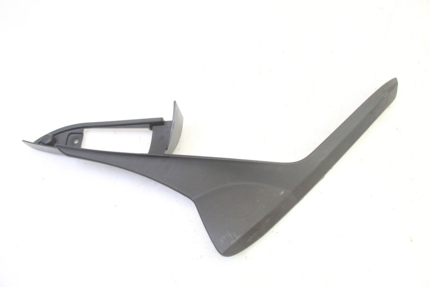 photo de PRAWA TYLNA LISTWA PROGOWA PIAGGIO MP3 HPE 310 (2024 - 2025) - Widok główny