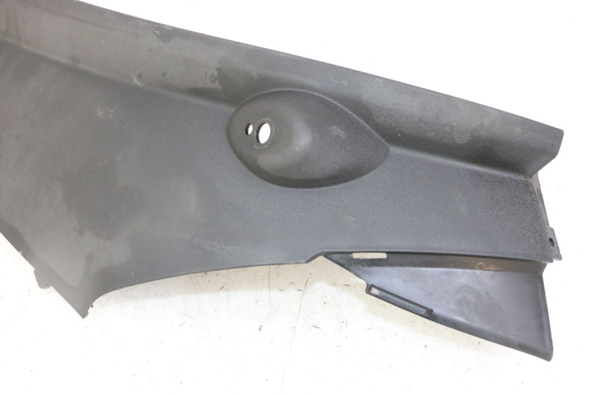 photo de PRAWA TYLNA LISTWA PROGOWA PIAGGIO MP3 LT 300 (2010 - 2016) - Szczegół części