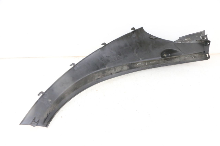 photo de PRAWA TYLNA LISTWA PROGOWA PIAGGIO MP3 LT 300 (2010 - 2016) - Inny kąt widzenia