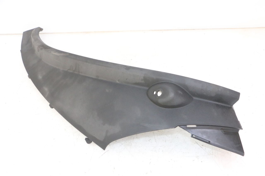 photo de PRAWA TYLNA LISTWA PROGOWA PIAGGIO MP3 LT 300 (2010 - 2016) - Punkty mocowania