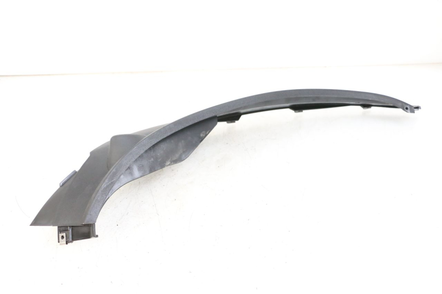 photo de PRAWA TYLNA LISTWA PROGOWA PIAGGIO MP3 500 (2011 - 2015) - Inny kąt widzenia