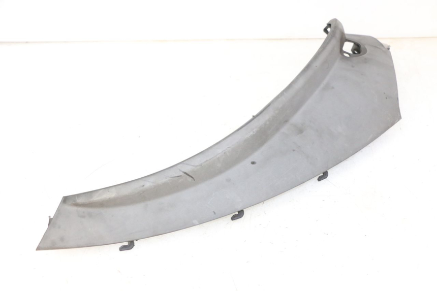 photo de PRAWA TYLNA LISTWA PROGOWA PIAGGIO MP3 RL 250 (2006 - 2010) - Punkty mocowania