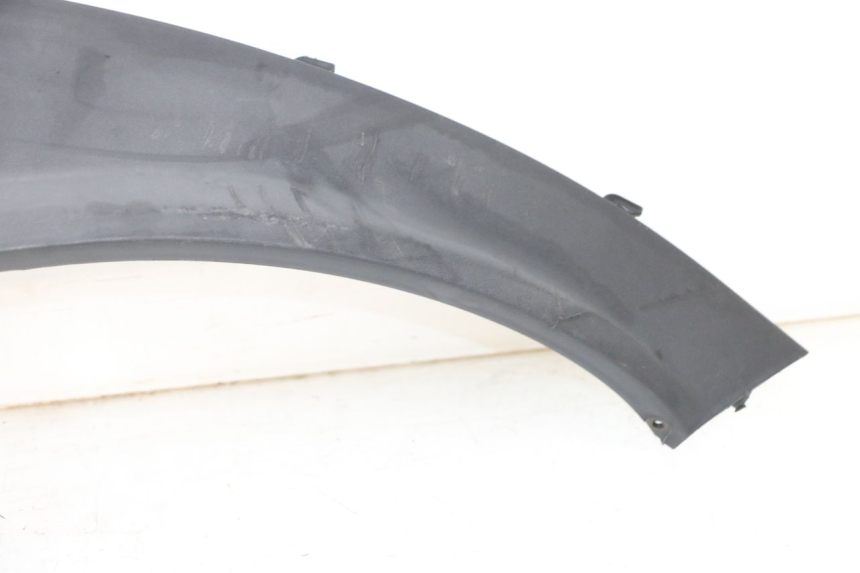 photo de PRAWA TYLNA LISTWA PROGOWA PIAGGIO MP3 RL 250 (2006 - 2010) - Szczegóły charakterystyczne