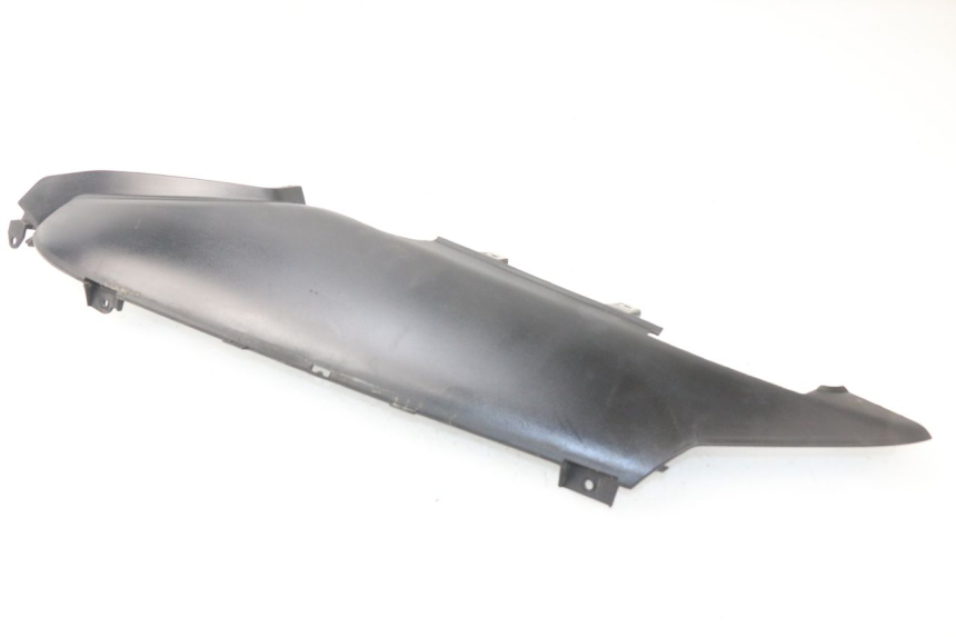 photo de PRAWA TYLNA LISTWA PROGOWA GILERA NEXUS 125 (2009 - 2013) - Widok główny