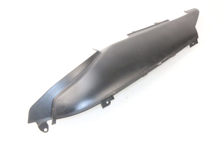 photo de PRAWA TYLNA LISTWA PROGOWA GILERA NEXUS 125 (2009 - 2013) - Inny kąt widzenia